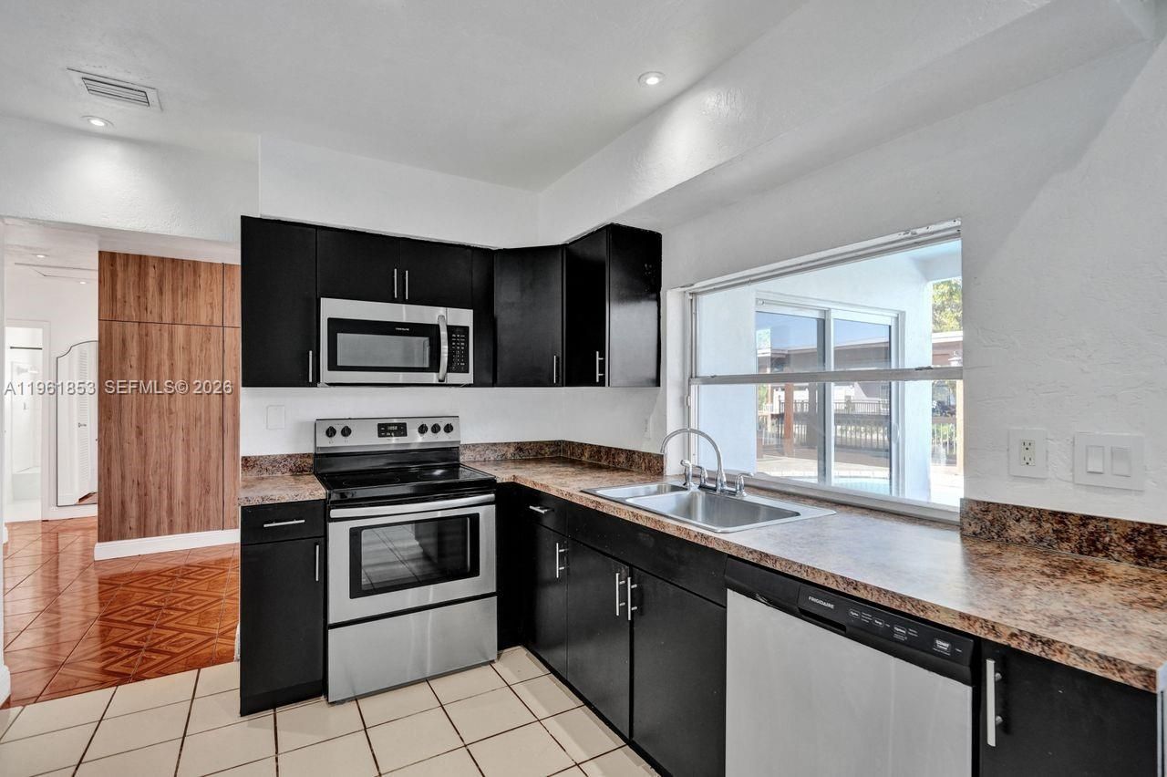 6617 Dahlia Dr, Miramar, FL 33023 Photo