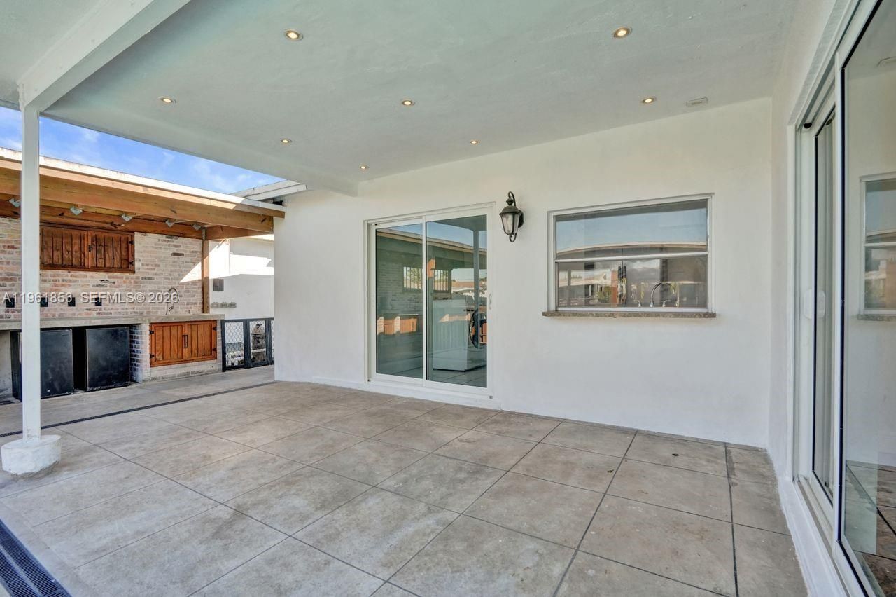 6617 Dahlia Dr, Miramar, FL 33023 Photo