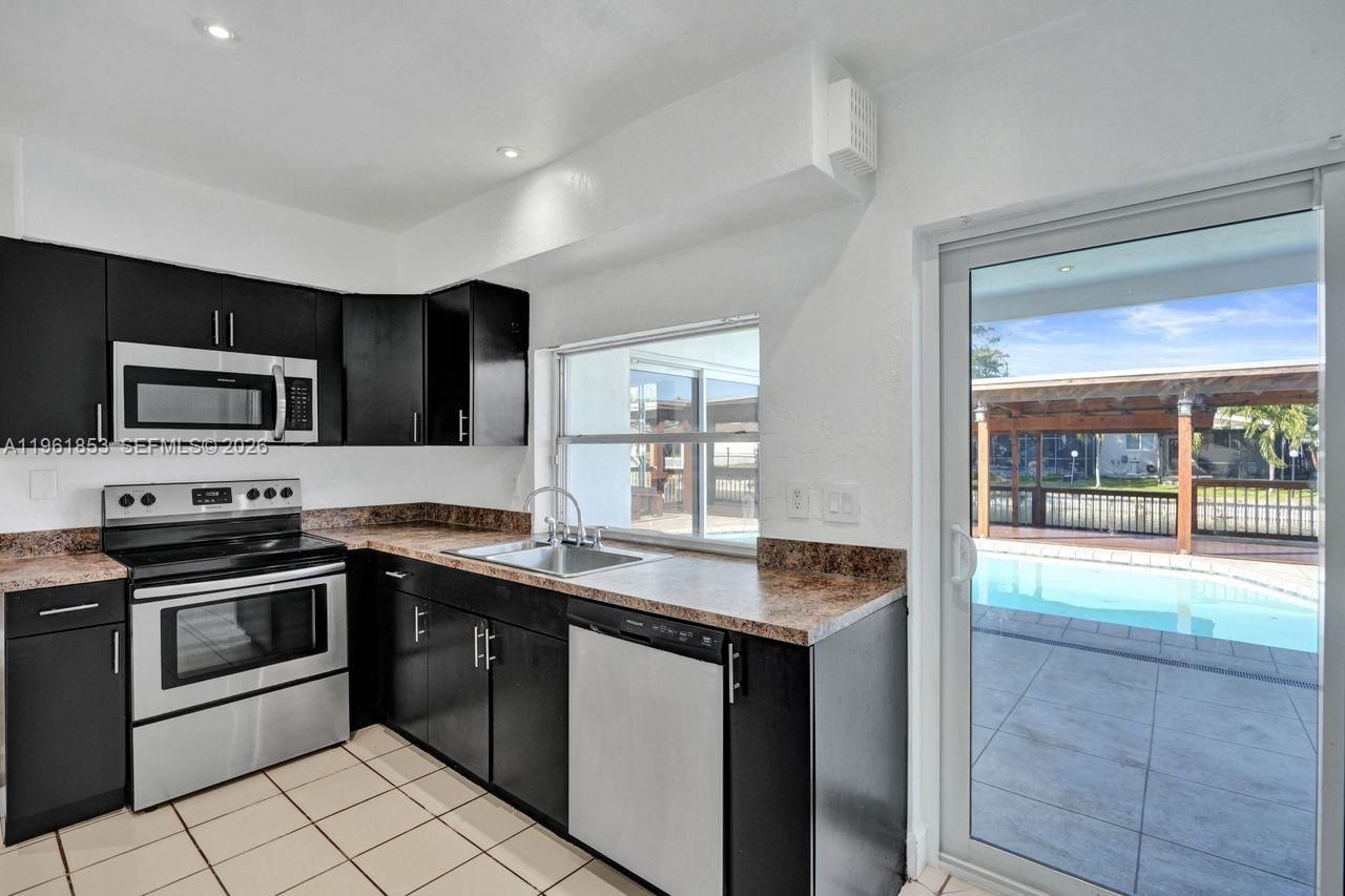 6617 Dahlia Dr, Miramar, FL 33023 Photo