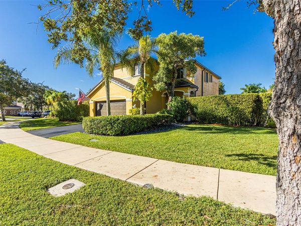 1280 Majesty Ter, Weston, FL 33327