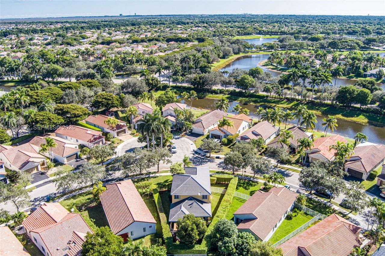 1280 Majesty Ter, Weston, FL 33327 Photo