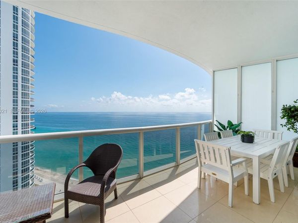 15901 Collins Ave, Unit 2303, Sunny Isles Beach, FL 33160