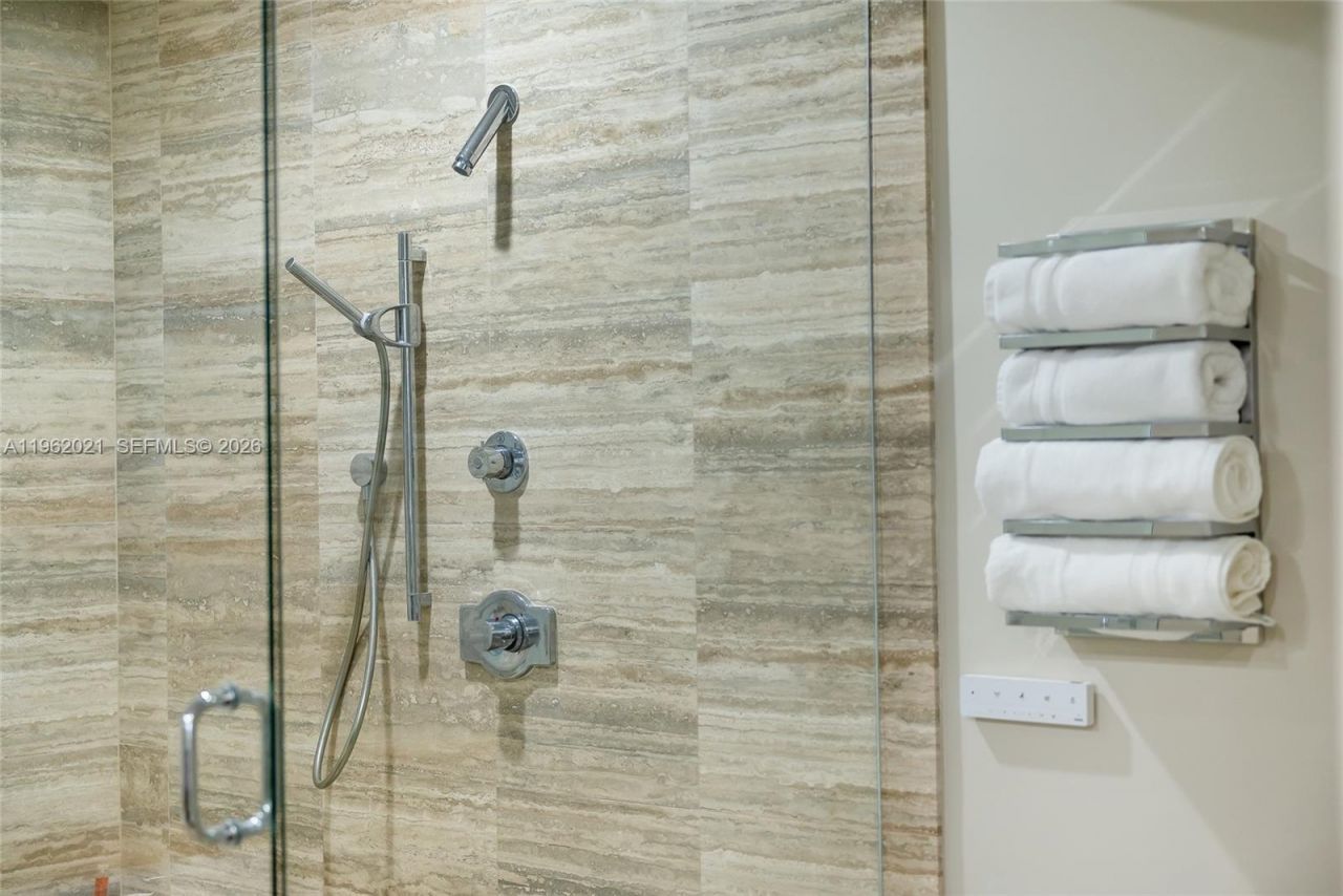 15901 Collins Ave, Unit 2303, Sunny Isles Beach, FL 33160 Photo