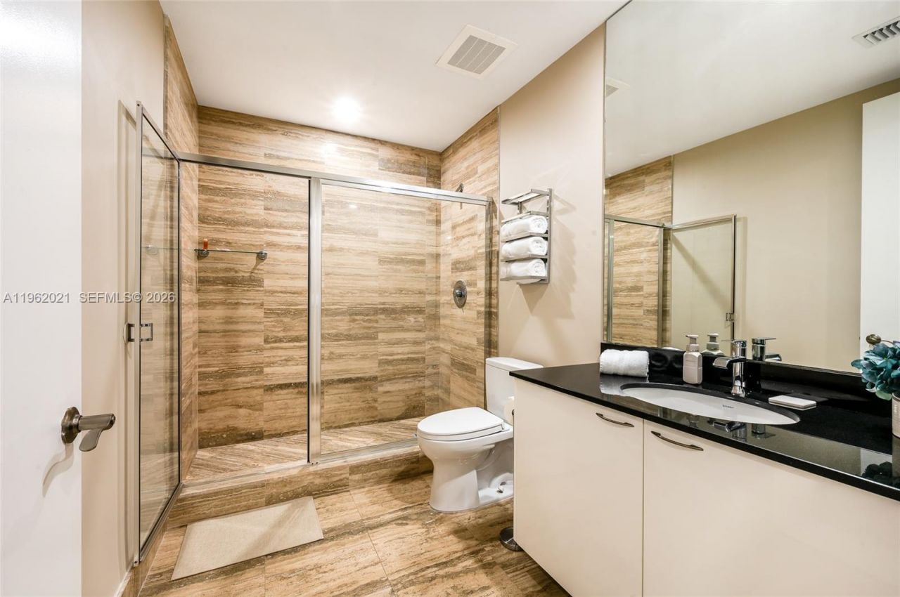 15901 Collins Ave, Unit 2303, Sunny Isles Beach, FL 33160 Photo