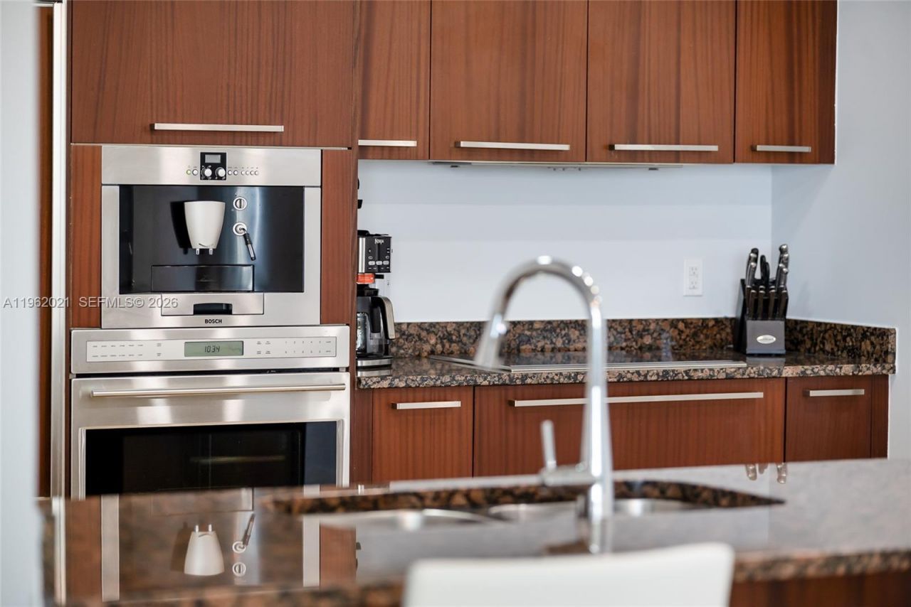 15901 Collins Ave, Unit 2303, Sunny Isles Beach, FL 33160 Photo