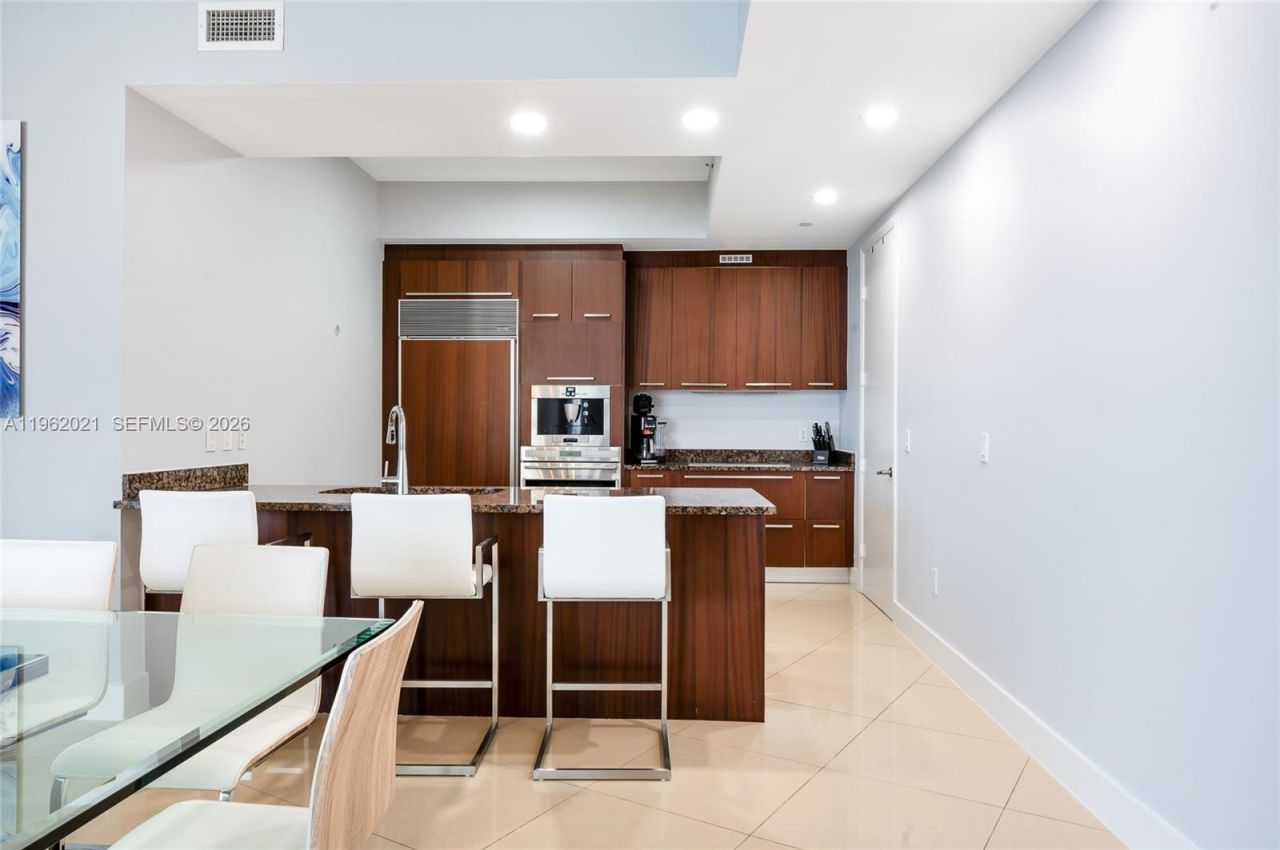 15901 Collins Ave, Unit 2303, Sunny Isles Beach, FL 33160 Photo