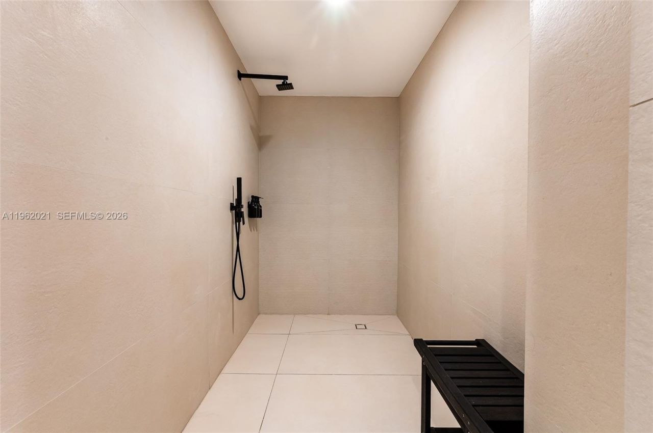 15901 Collins Ave, Unit 2303, Sunny Isles Beach, FL 33160 Photo