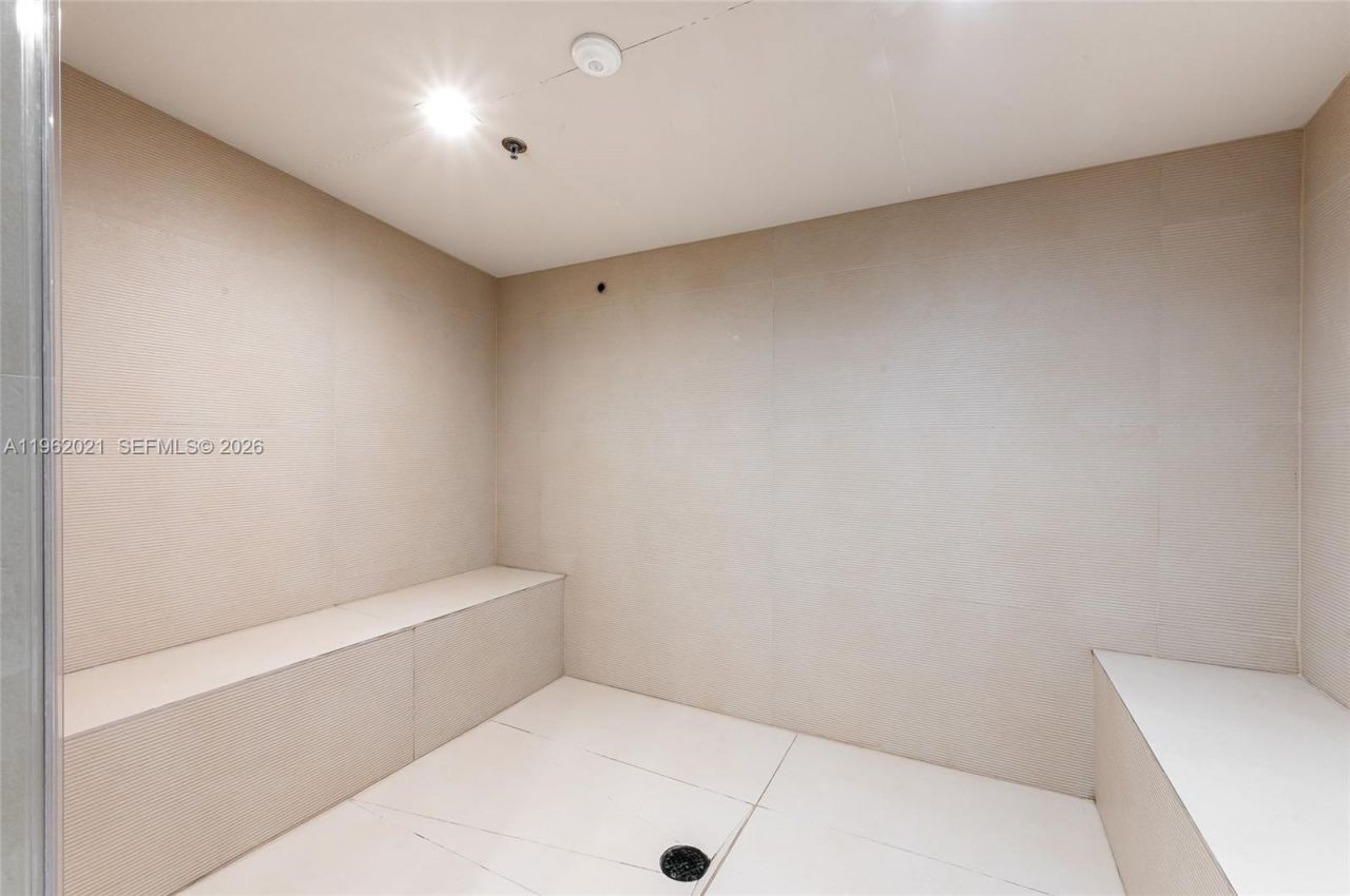 15901 Collins Ave, Unit 2303, Sunny Isles Beach, FL 33160 Photo