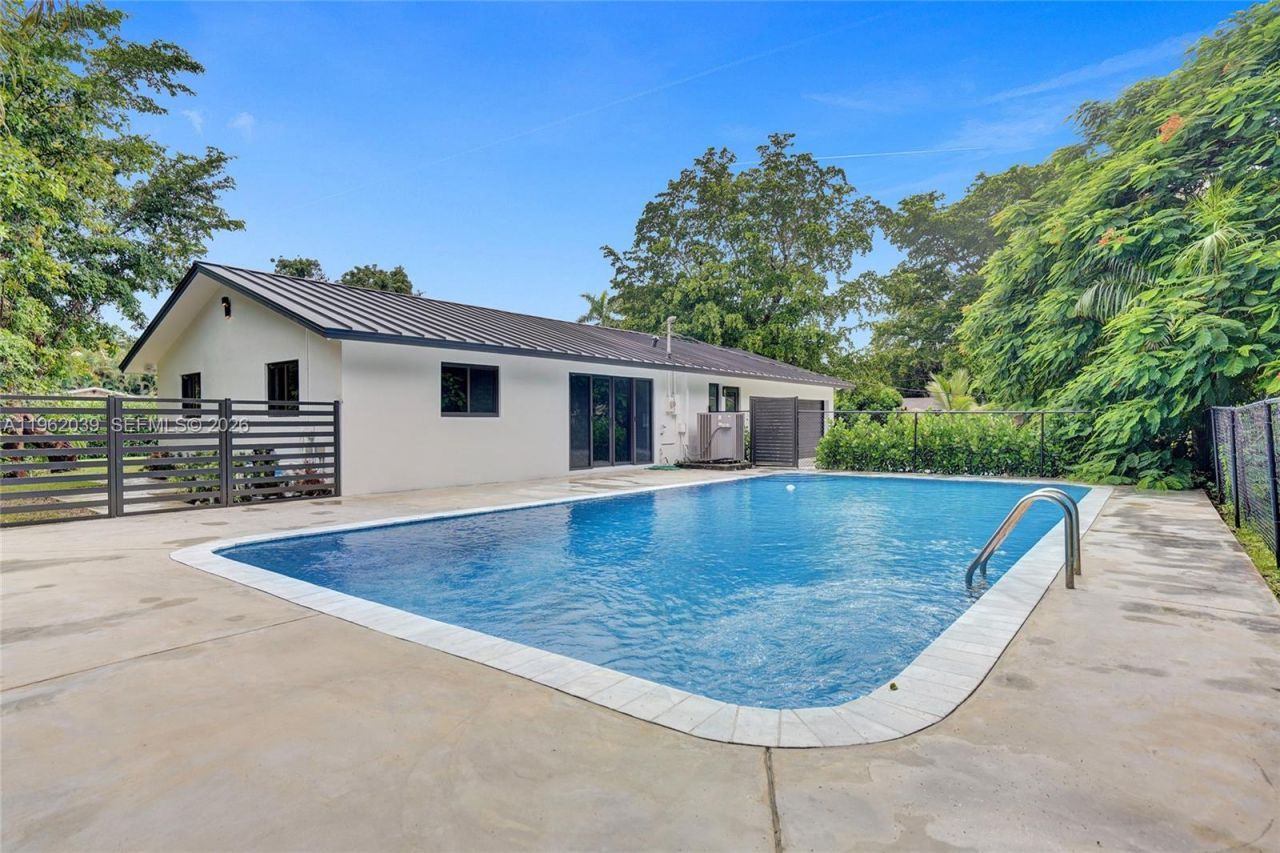 470 Petersburg Ter , Plantation, FL 33325 Photo