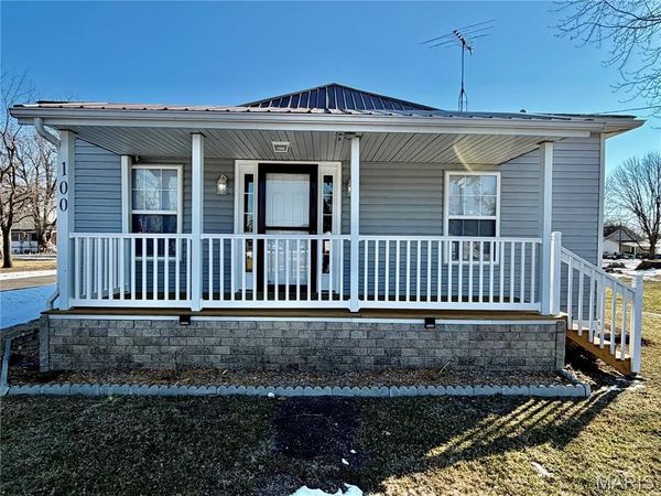 100 School Street , Wilsonville, IL 62093