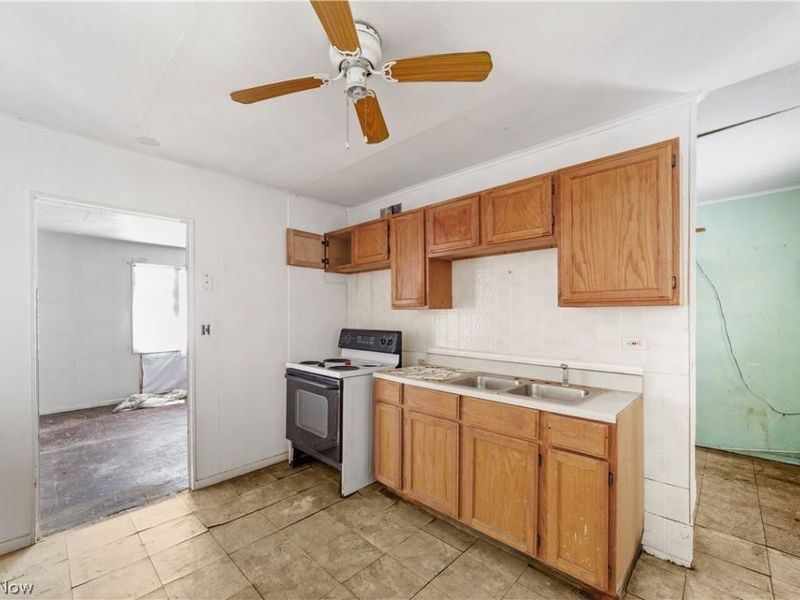 3890 E 149th Street, Cleveland, OH 44128 Photo 6