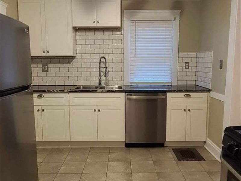 4208 John Court, Cleveland, OH 44113 Photo 11