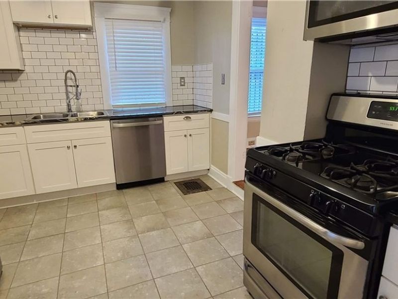 4208 John Court, Cleveland, OH 44113 Photo 8