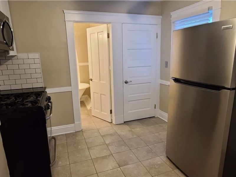 4208 John Court, Cleveland, OH 44113 Photo 9