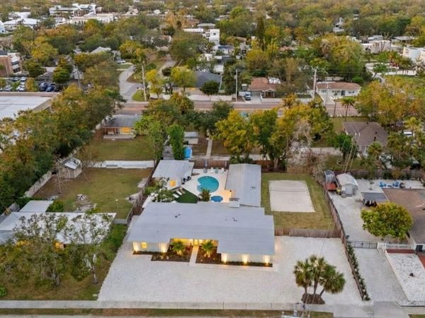 2069 BOUGAINVILLEA STREET, SARASOTA, FL 34239