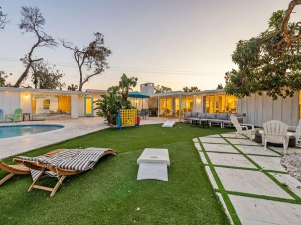 2069 BOUGAINVILLEA STREET, SARASOTA, FL 34239