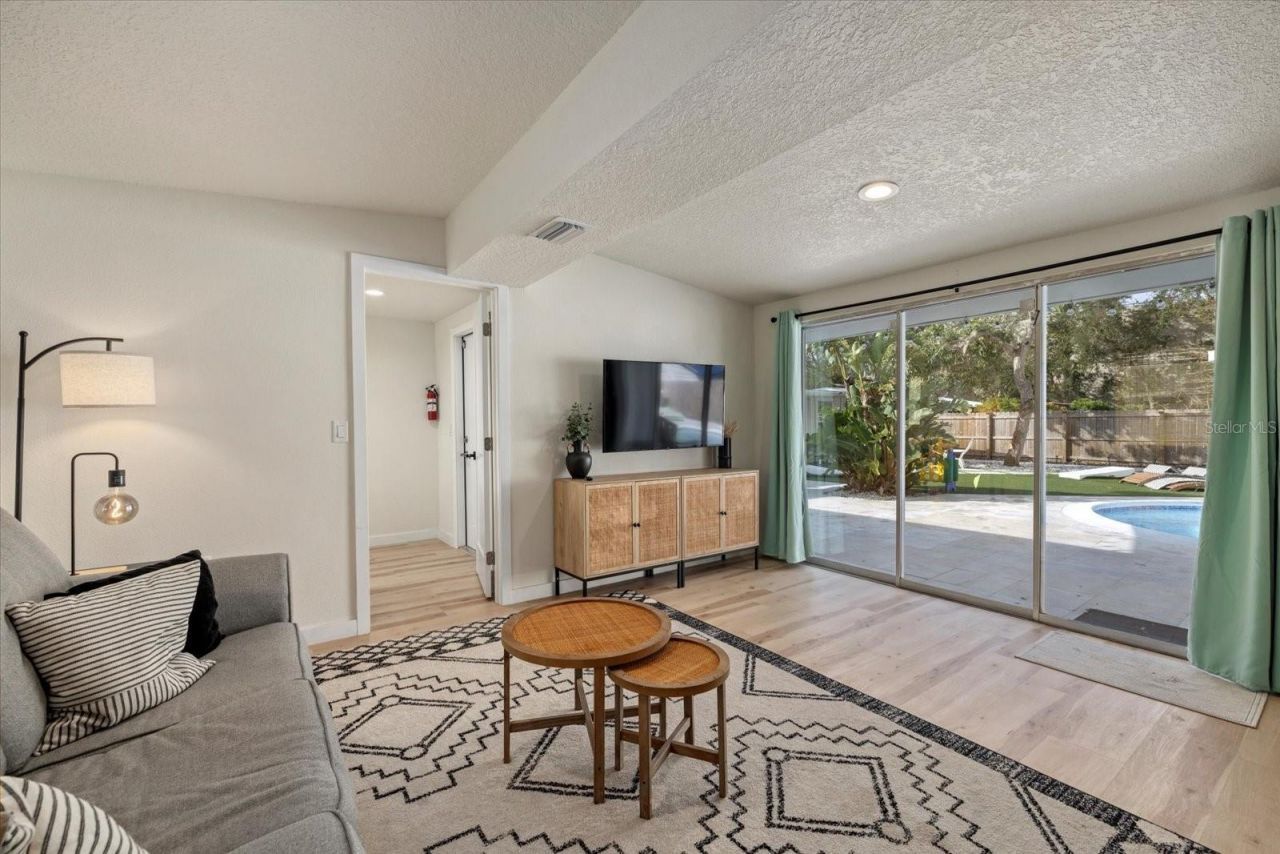 2069 Bougainvillea Street, Sarasota, FL 34239 Photo