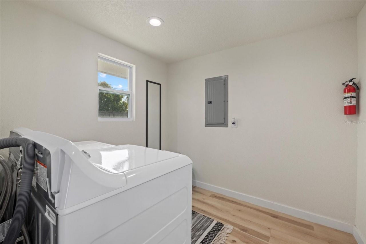 2069 Bougainvillea Street, Sarasota, FL 34239 Photo
