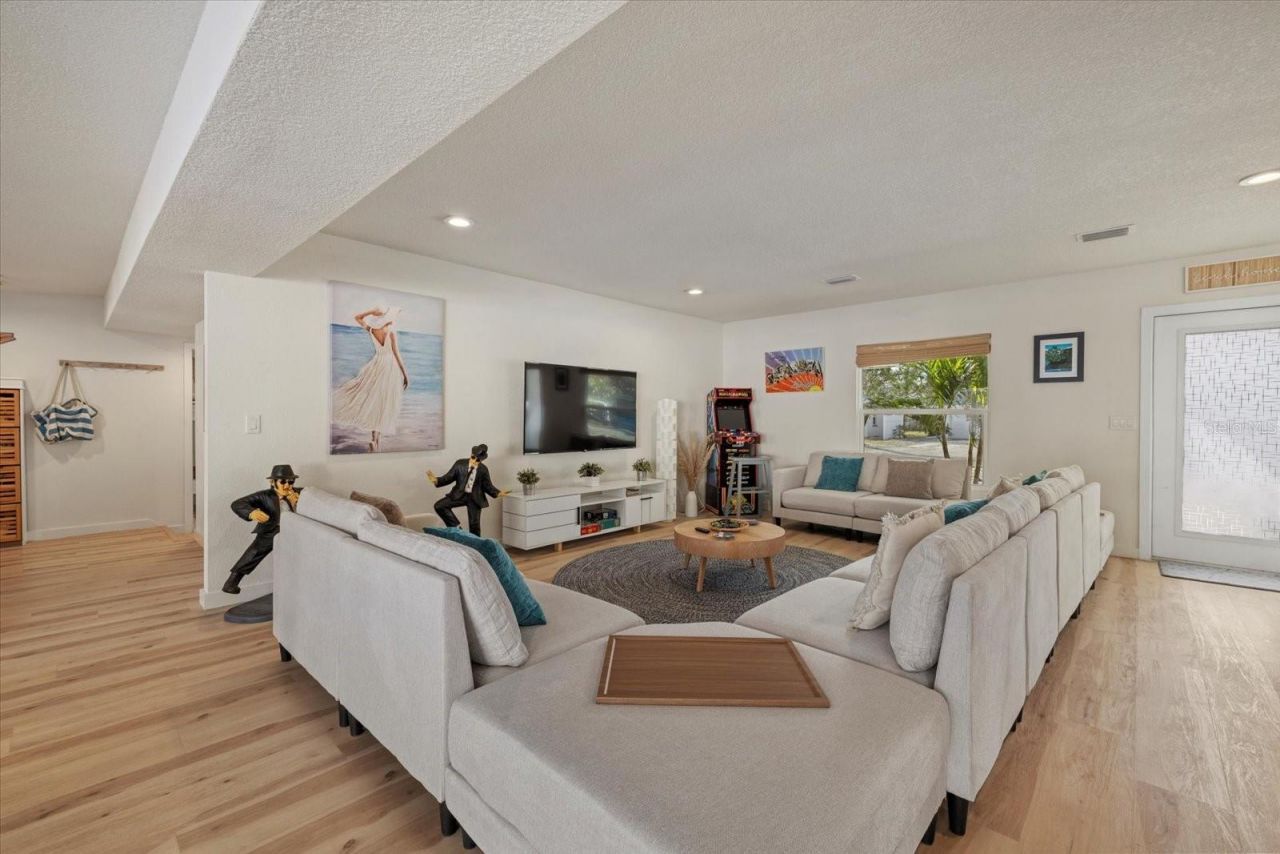 2069 Bougainvillea Street, Sarasota, FL 34239 Photo