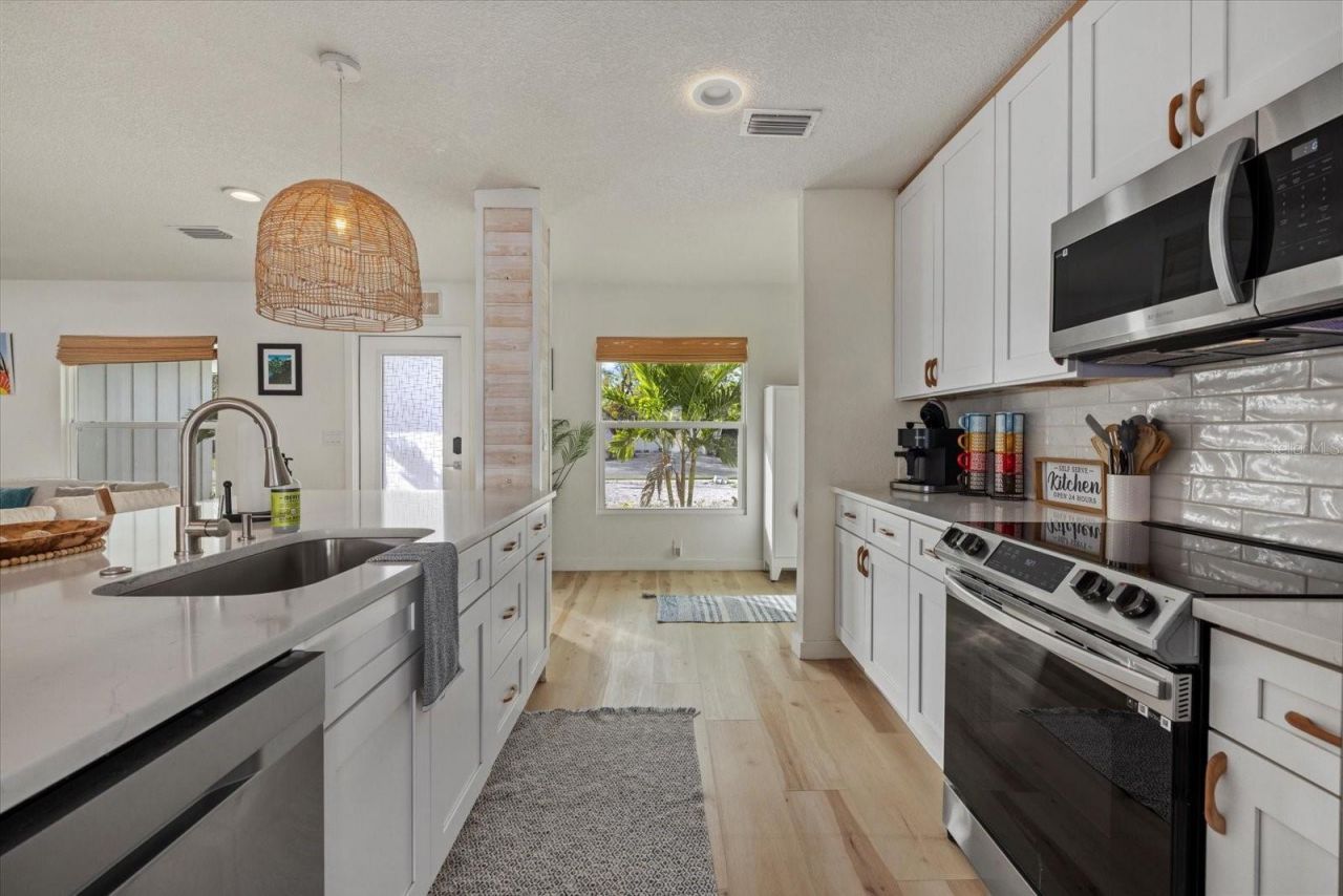 2069 Bougainvillea Street, Sarasota, FL 34239 Photo