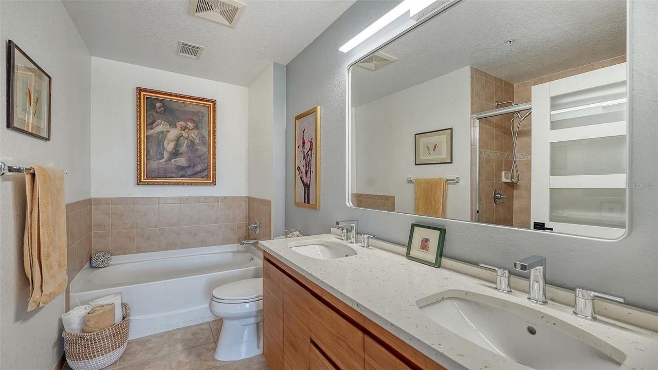 1268 11th Street, Unit 2403, Sarasota, FL 34236 Photo