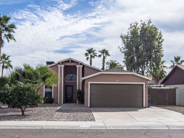 137 W MICHELLE Drive, Phoenix, AZ 85023