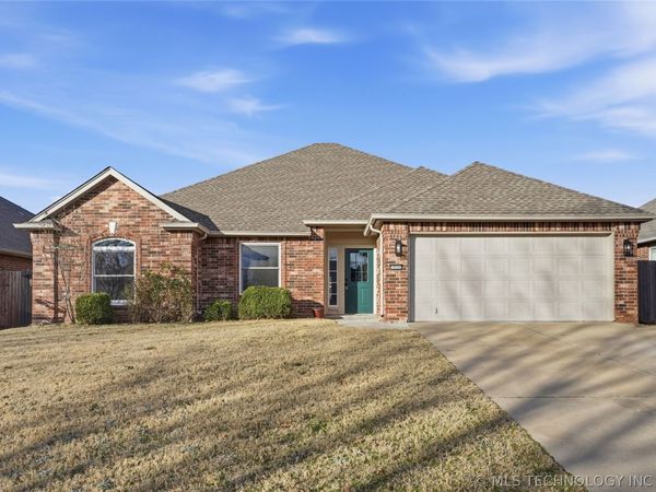 5024 S 197th East Avenue, Broken Arrow, OK 74014