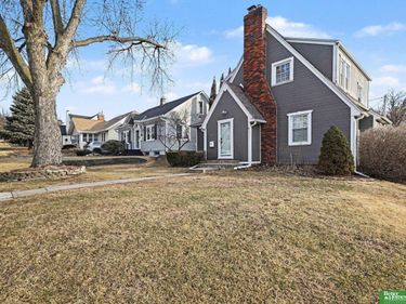 5855 William Street, Omaha, NE 68106