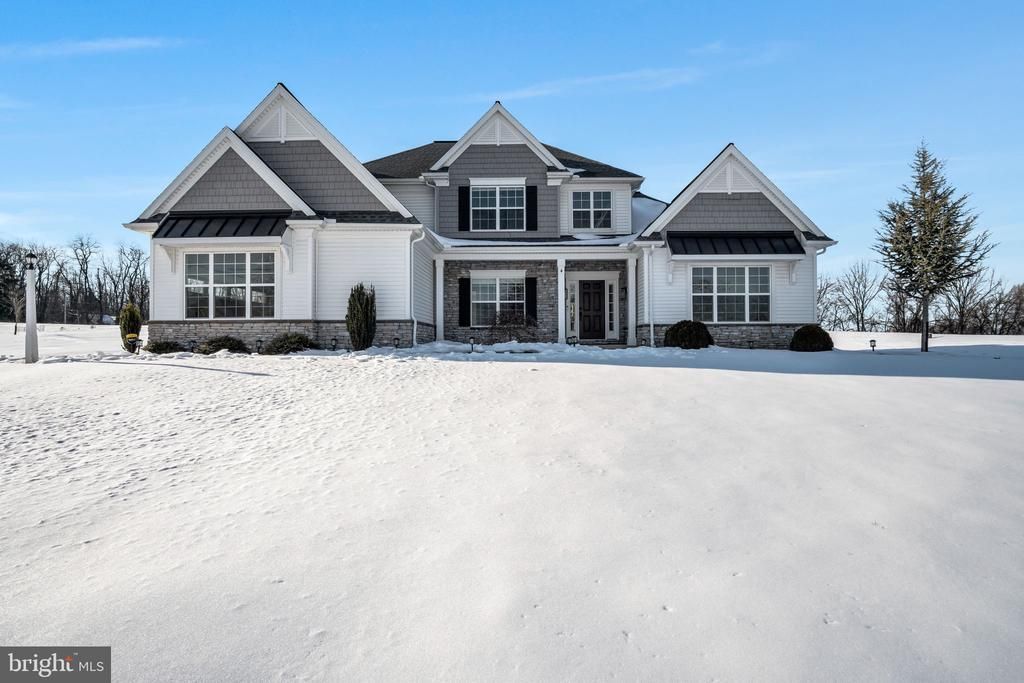 4 PEYTON DRIVE, CARLISLE, PA 17015