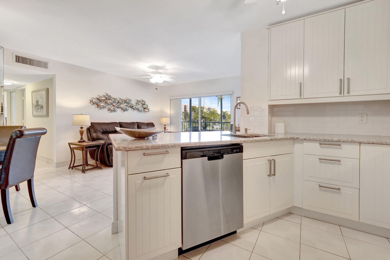 7547 S Oriole Boulevard, Unit 202, Delray Beach, FL 33446 Photo