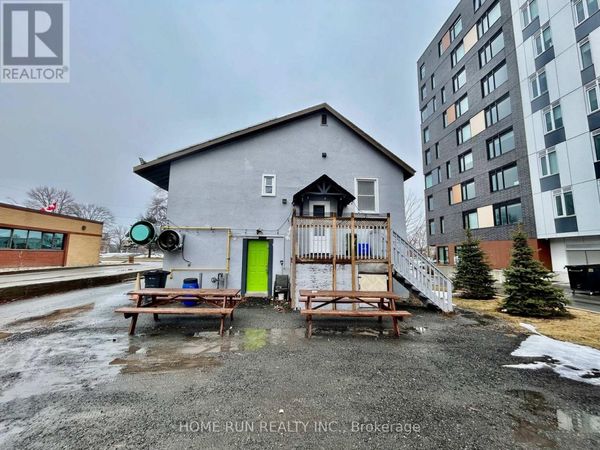 704 Brookfield Road, Ottawa, ON K1V6J4