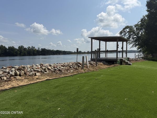 705 Prairie Land Drive, Savannah, TN 38372