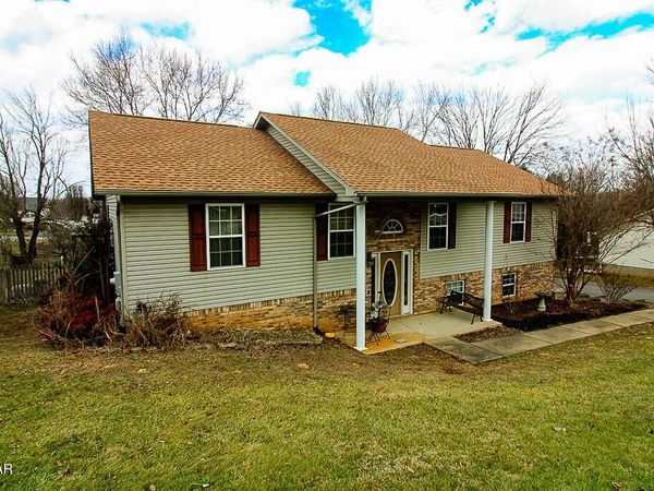 1645 Jasmine Trail, Sevierville, TN 37862