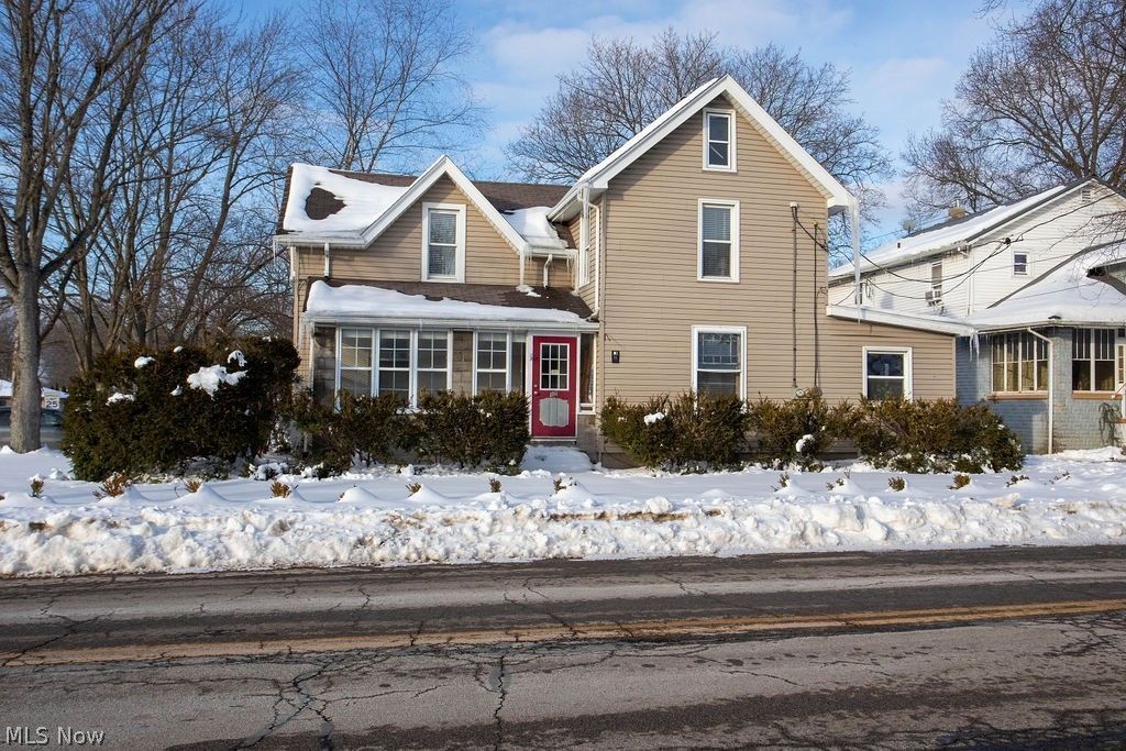 18 E Salem Street, Columbiana, OH 44408 Main Photo