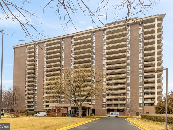 1800 OLD MEADOW ROAD, Unit 303, MCLEAN, VA 22102