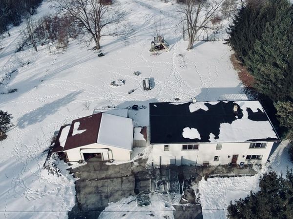 311 S Lapham Peak Rd, Delafield, WI 53018