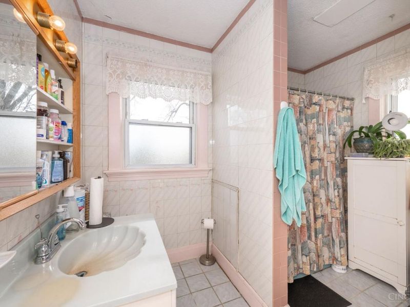 1118 Burns Avenue, Cincinnati, OH 45215 Photo 35