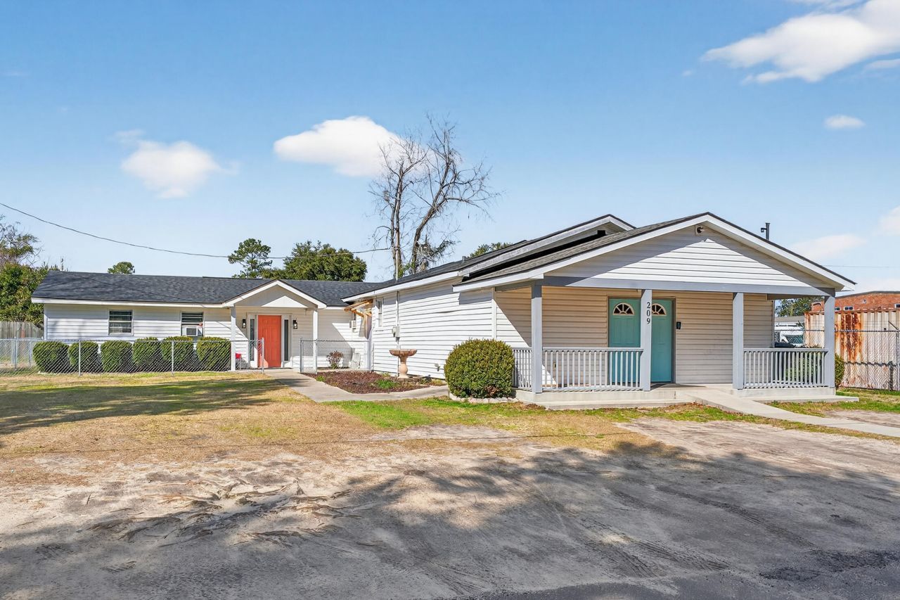 209 Metts Street Photo 1