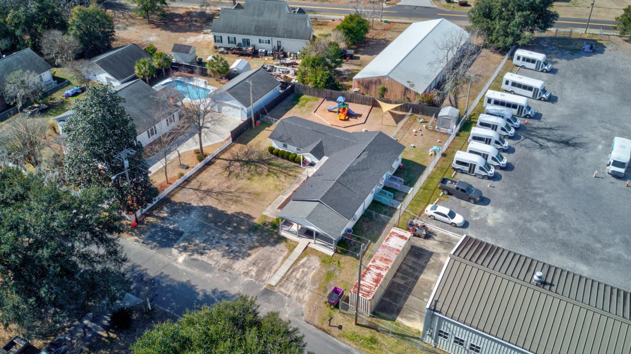 209 Metts Street Photo 2