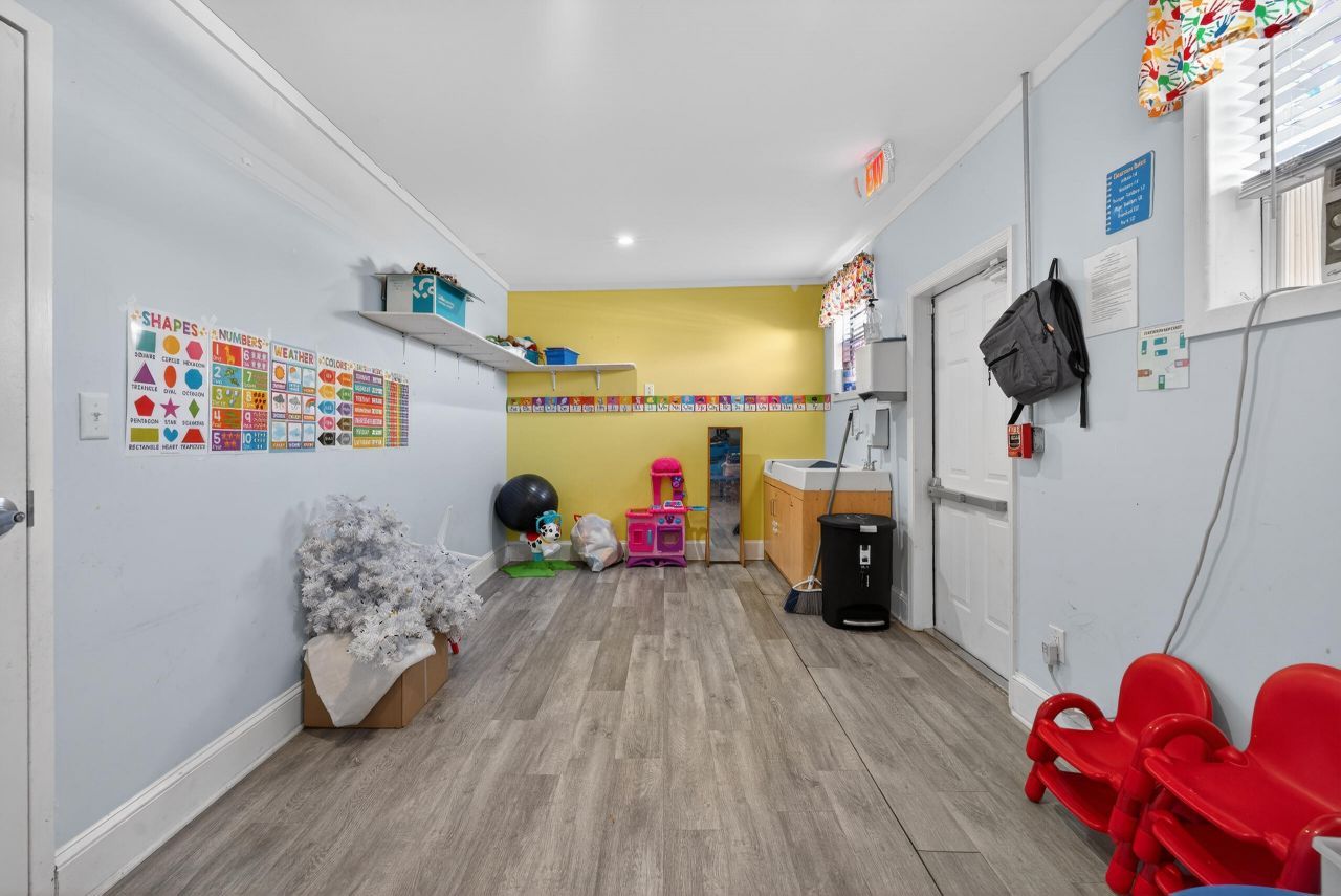 209 Metts Street Photo 29