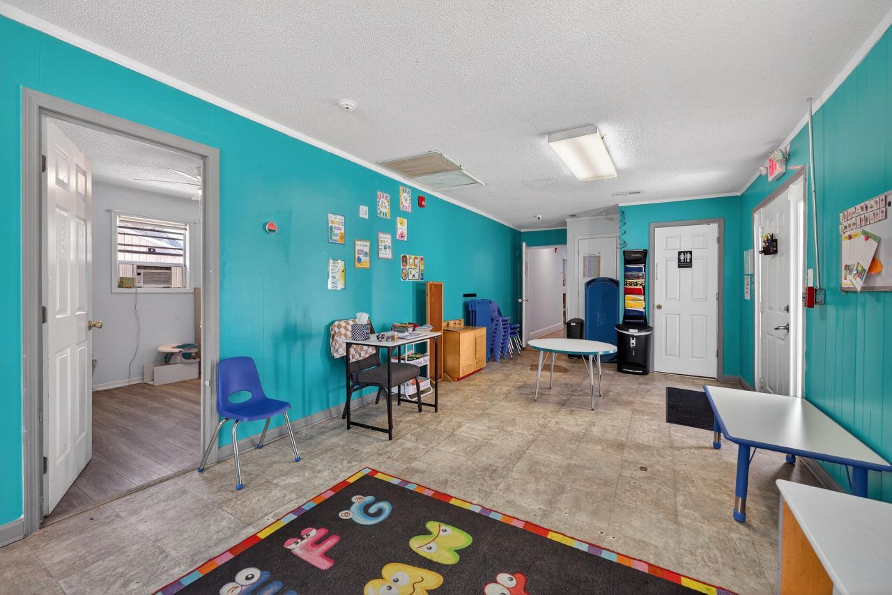 209 Metts Street Photo 38