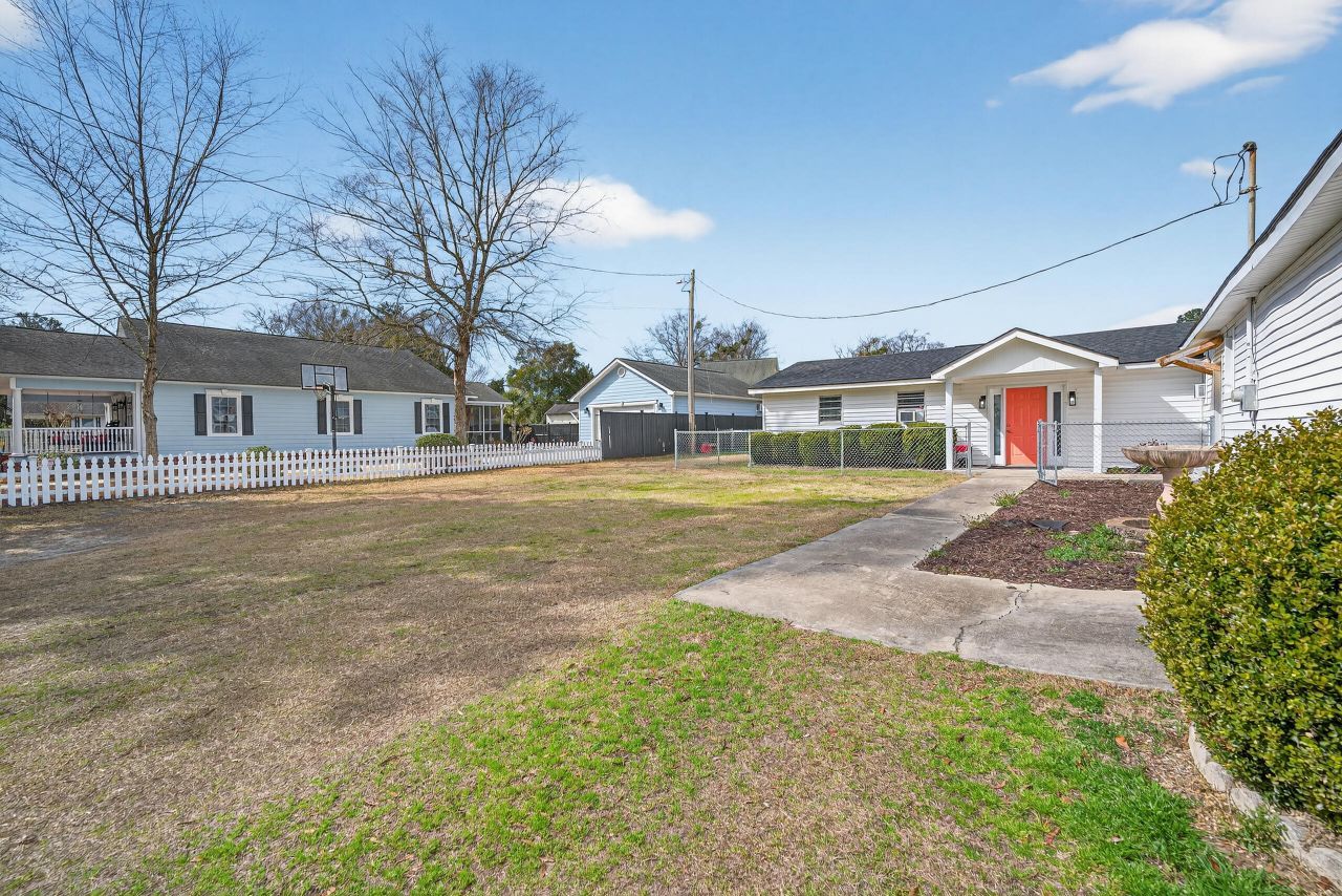 209 Metts Street Photo 7