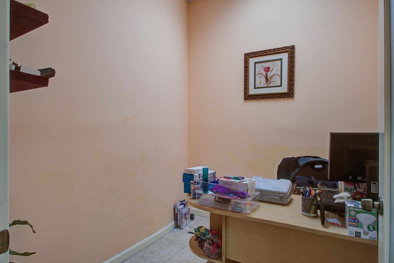 100 Omalley Drive  Photo 15