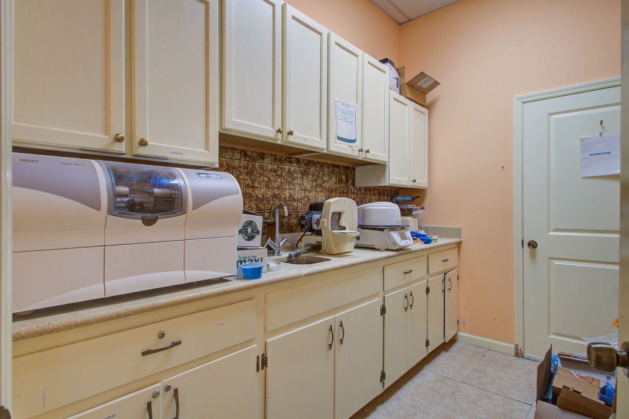 100 Omalley Drive  Photo 9