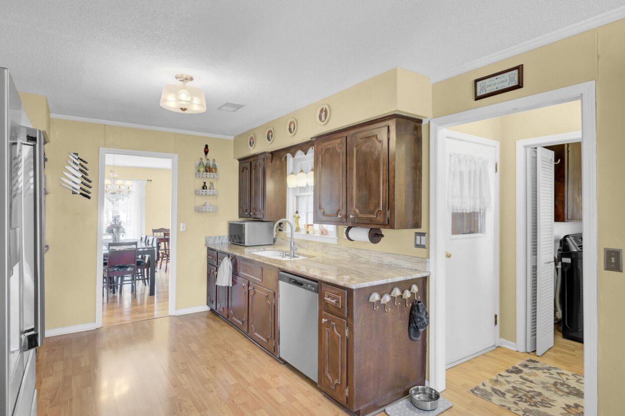 108 Ayers Circle Photo 15