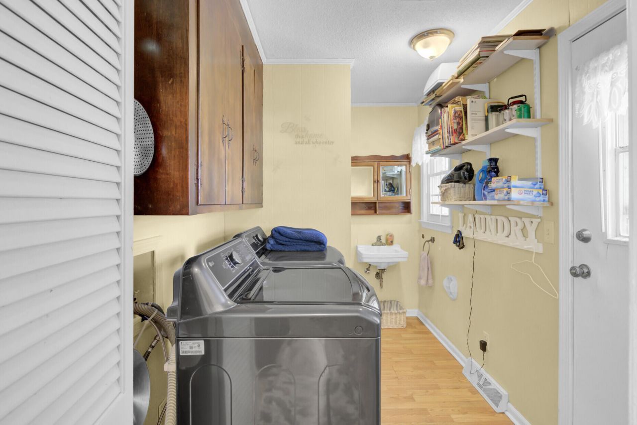 108 Ayers Circle Photo 18