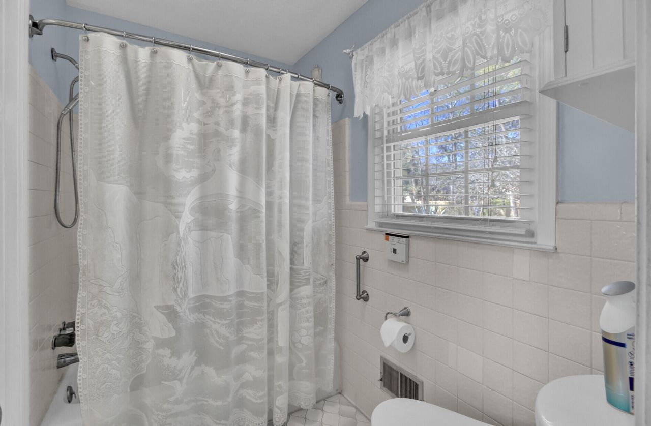 108 Ayers Circle Photo 32