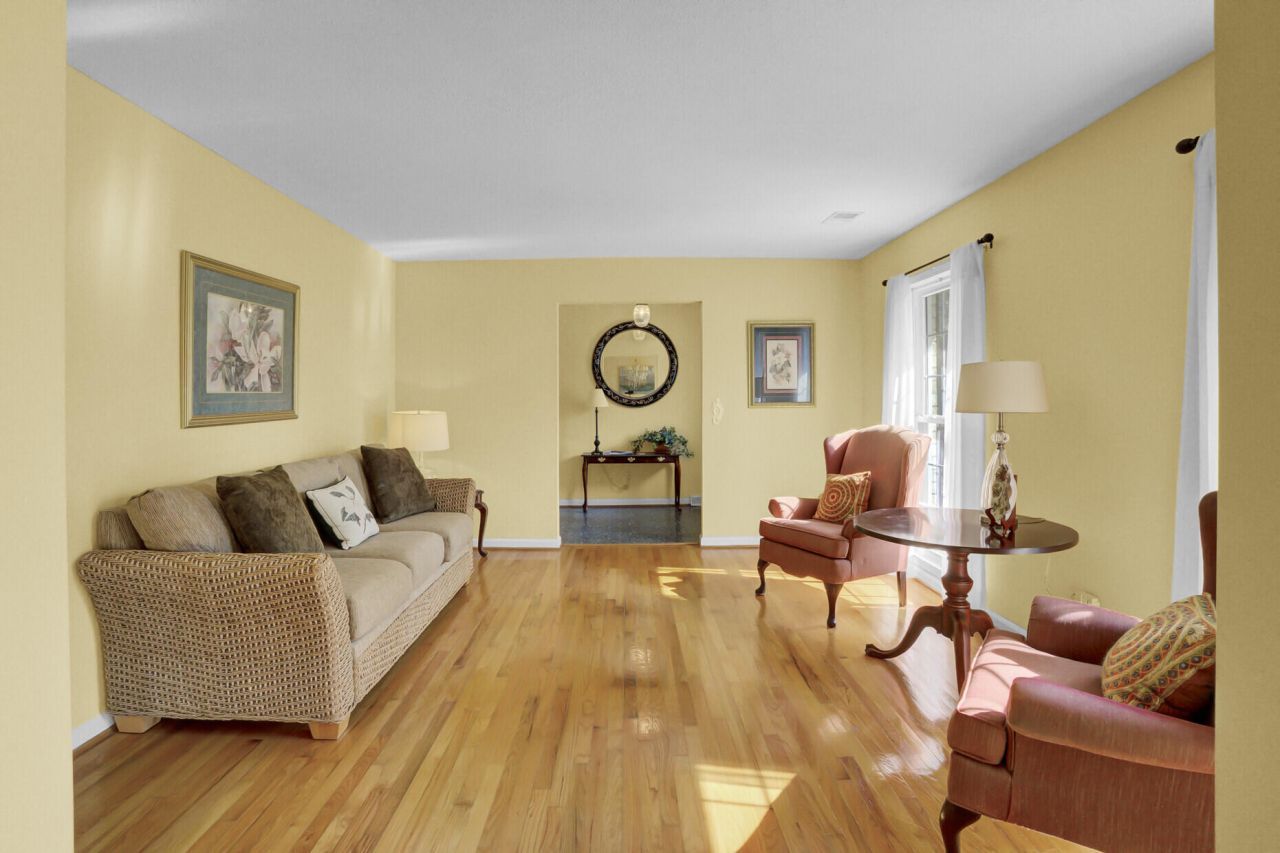 108 Ayers Circle Photo 8