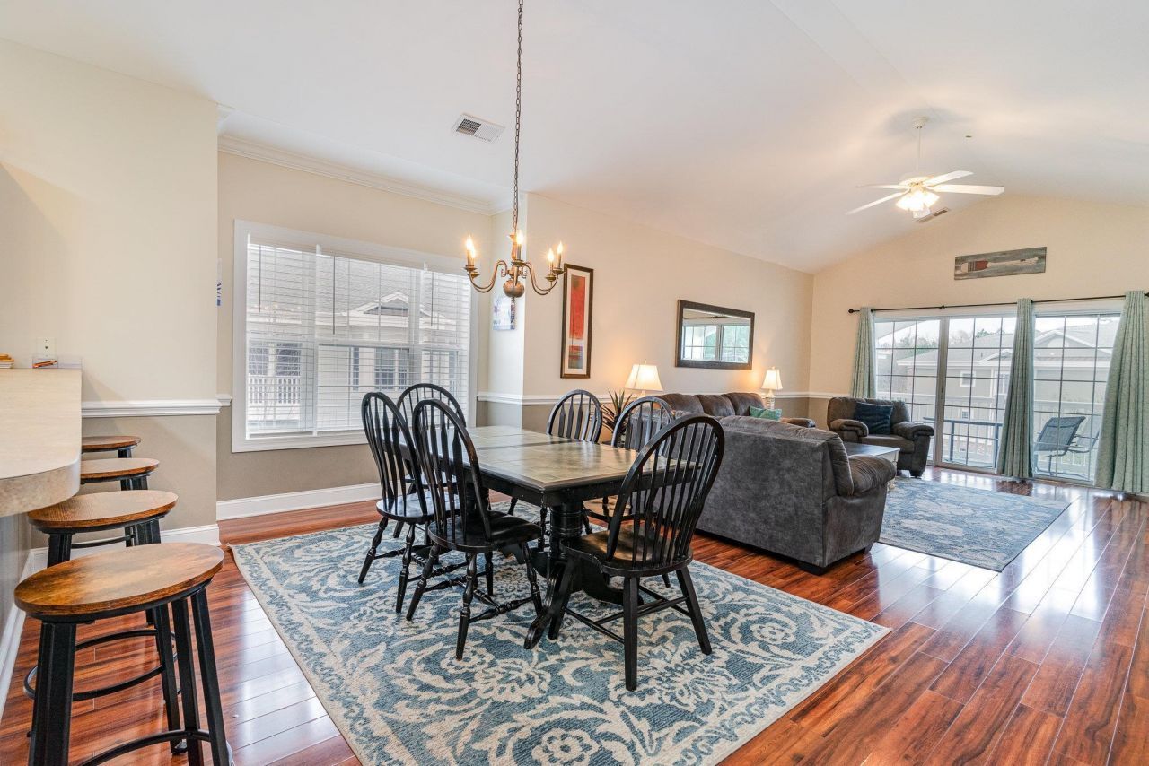 4872 Dahila Ct. Photo 9