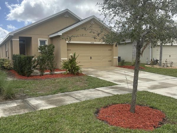 10958 SW Robbia Way, Port St. Lucie, FL 34987